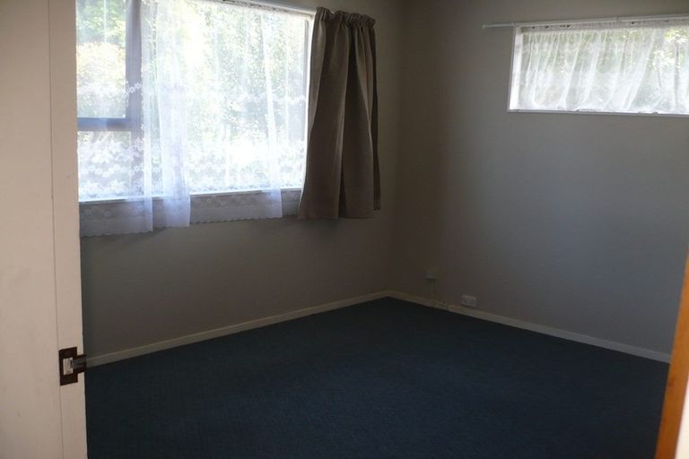 Photo of property in 201a Newlands Road, Newlands, Wellington, 6037