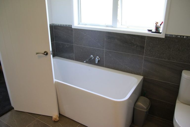 Photo of property in 323 Karioitahi Road, Karioitahi, Waiuku, 2683