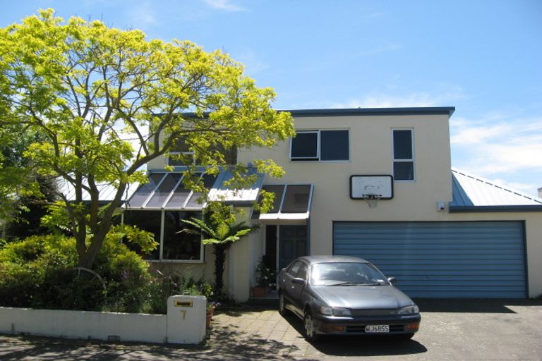 Photo of property in 7 Brockhall Lane, Avonhead, Christchurch, 8042