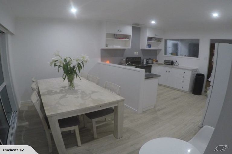 Photo of property in 35 Takahe Road, Titirangi, Auckland, 0604