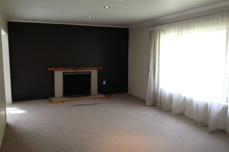 Photo of property in 5 Amberley Avenue, Te Atatu South, Auckland, 0610