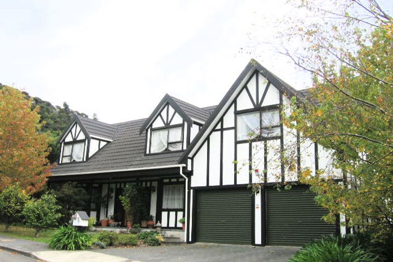 Photo of property in 16 Penny Lane, Silverstream, Upper Hutt, 5019