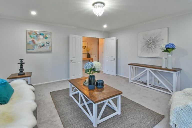 Photo of property in 14 Brosna Place, East Tamaki, Auckland, 2016