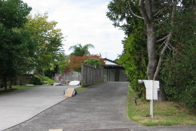 Photo of property in 2/6 Bronwyn Place, Torbay, Auckland, 0630