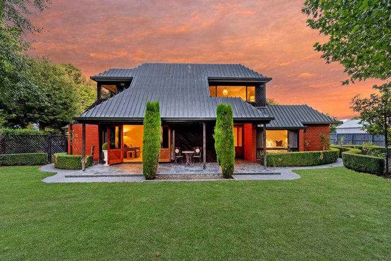 Photo of property in 323a Withells Road, Avonhead, Christchurch, 8042