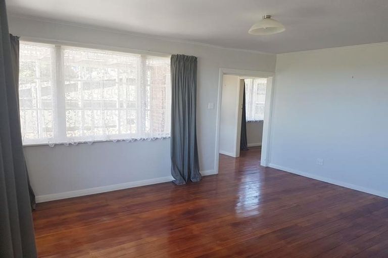 Photo of property in 213 Titirangi Road, Titirangi, Auckland, 0604