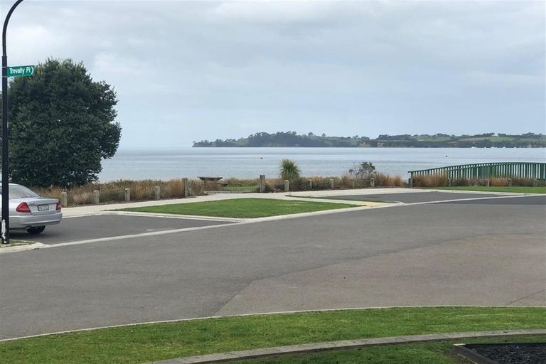 Photo of property in 2 Trevally Place, Snells Beach, 0920