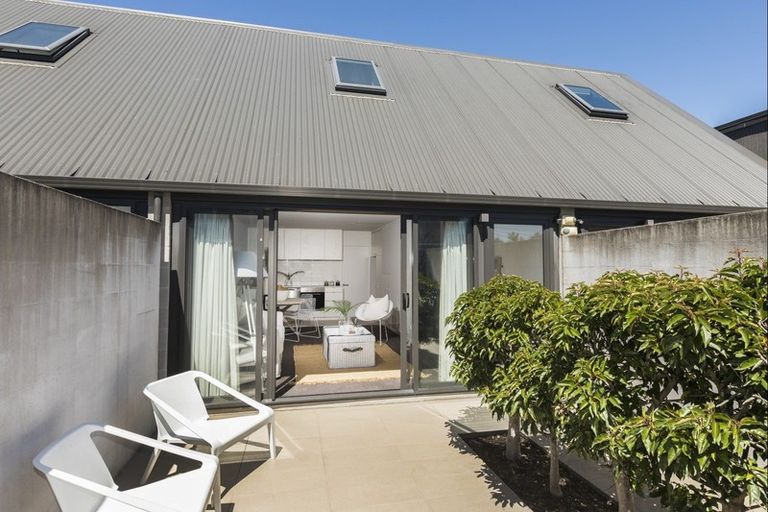 Photo of property in 8/20 North Avon Road, Richmond, Christchurch, 8013