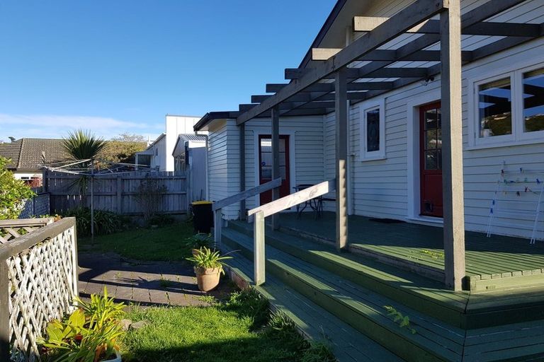 Photo of property in 10 Retter Street, Paparangi, Wellington, 6037