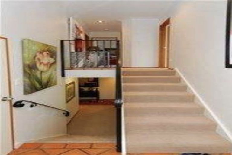 Photo of property in 16a Ormond Road, Hospital Hill, Napier, 4110