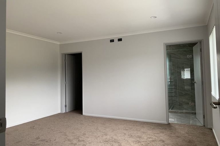 Photo of property in 10 Ambedkar Way, Pukekohe, 2120