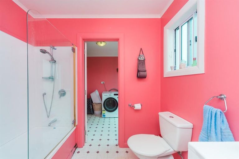 Photo of property in 2 Dalrymple Place, Marton, 4710