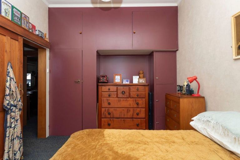 Photo of property in 21 Chamberlain Street, Dannevirke, 4930