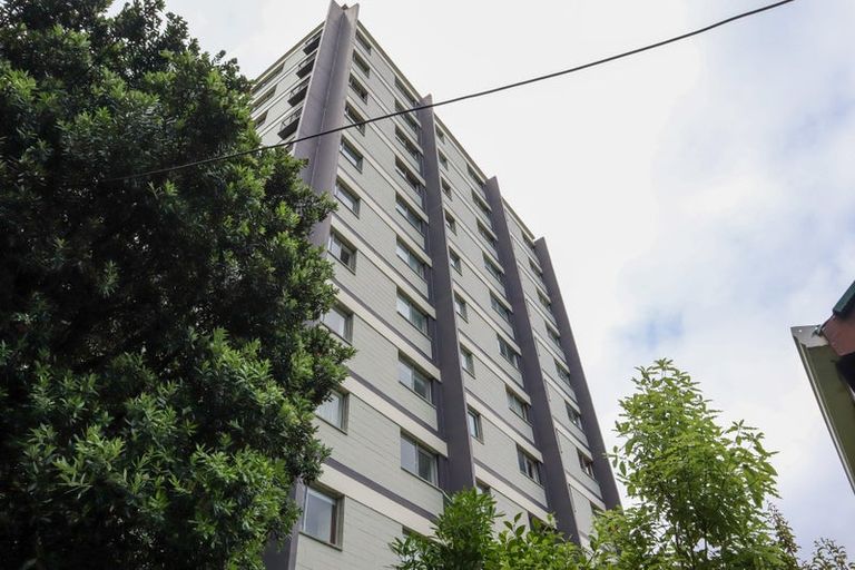 Photo of property in Mansfield Towers, 1 Grant Road, Thorndon, Wellington, 6011