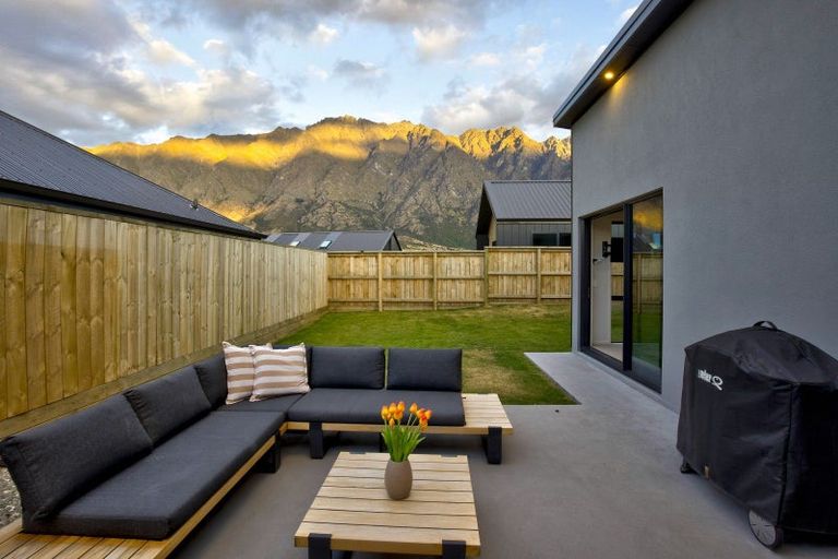 Photo of property in 79 Drysdale Road, Jacks Point, 9371