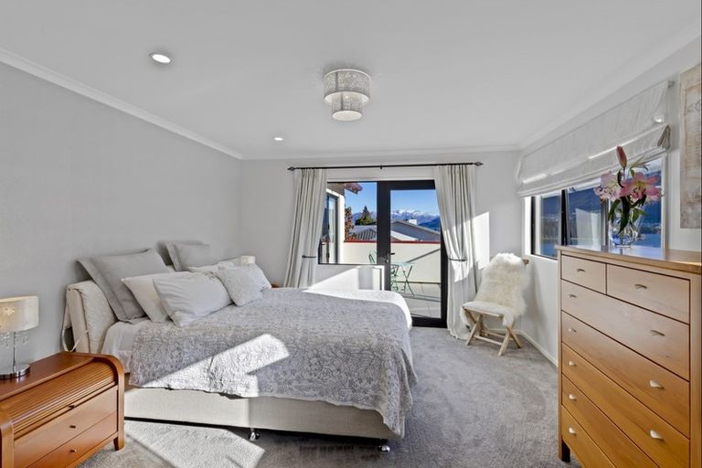 Photo of property in 62 Oregon Drive, Kelvin Heights, Queenstown, 9300