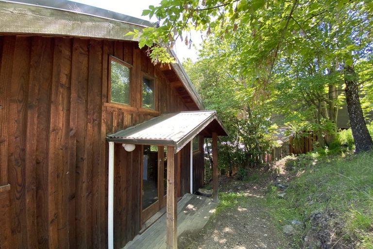 Photo of property in 16 Mackinnon Terrace, Sunshine Bay, Queenstown, 9300