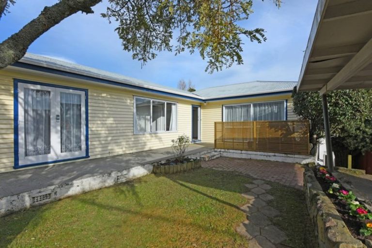 Photo of property in 64 Thomas Street, Stokes Valley, Lower Hutt, 5019