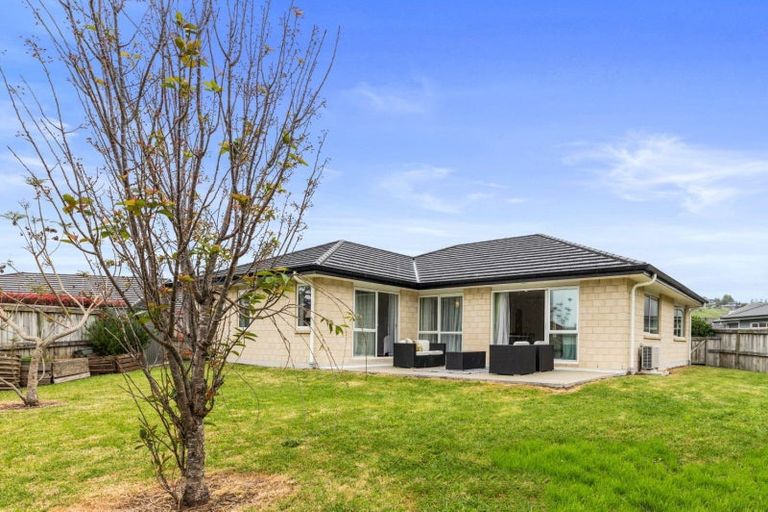 Photo of property in 174 Oteki Park Drive, Welcome Bay, Tauranga, 3112
