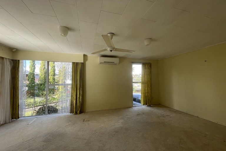 Photo of property in 5 Kapiti Place, Sunnynook, Auckland, 0620