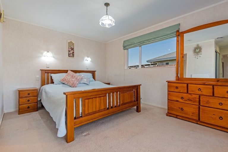 Photo of property in 4 Aspen Way, Kelvin Grove, Palmerston North, 4414