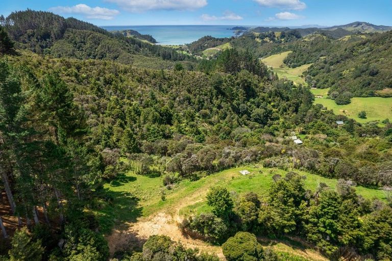 Photo of property in 1697 Russell Road, Helena Bay, Hikurangi, 0184