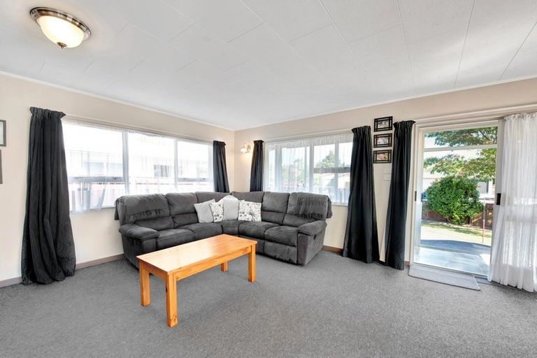 Photo of property in 8b Windlesham Place, Wakefield, 7025