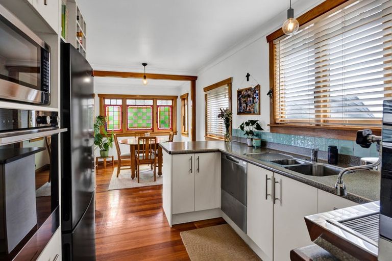 Photo of property in 58 Govett Avenue, Frankleigh Park, New Plymouth, 4310