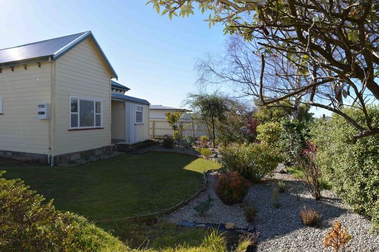 Photo of property in 62 Rhodes Street, Waimate, 7924