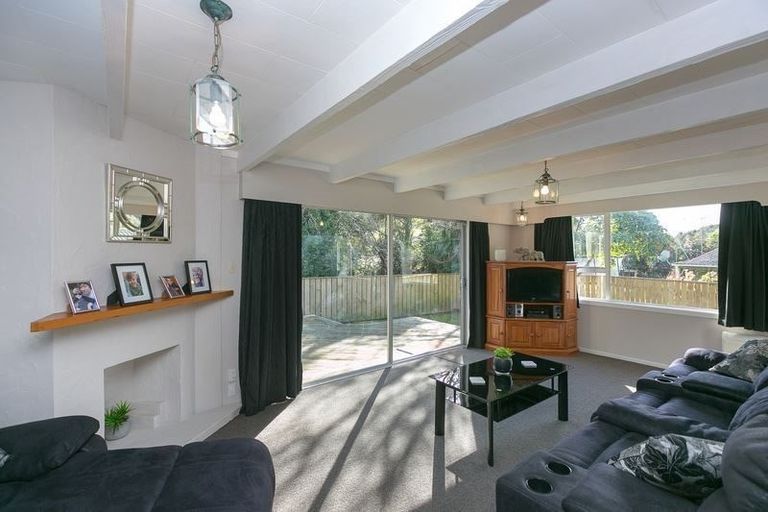 Photo of property in 5a Marina Grove, Frankleigh Park, New Plymouth, 4310