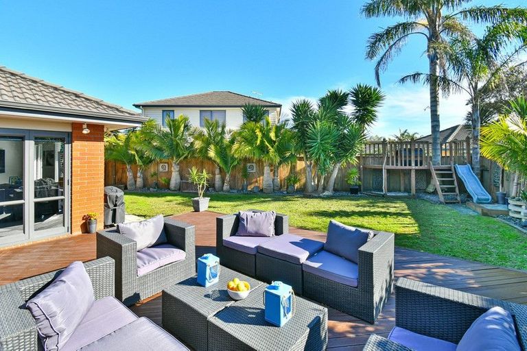 Photo of property in 25 Croftview Road, Wattle Downs, Auckland, 2103