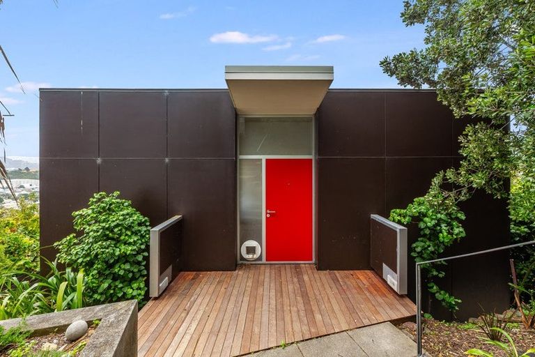 Photo of property in 124 Townsend Road, Miramar, Wellington, 6022