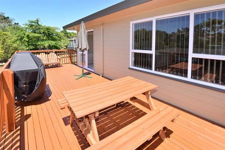 Photo of property in 97 Unsworth Drive, Unsworth Heights, Auckland, 0632