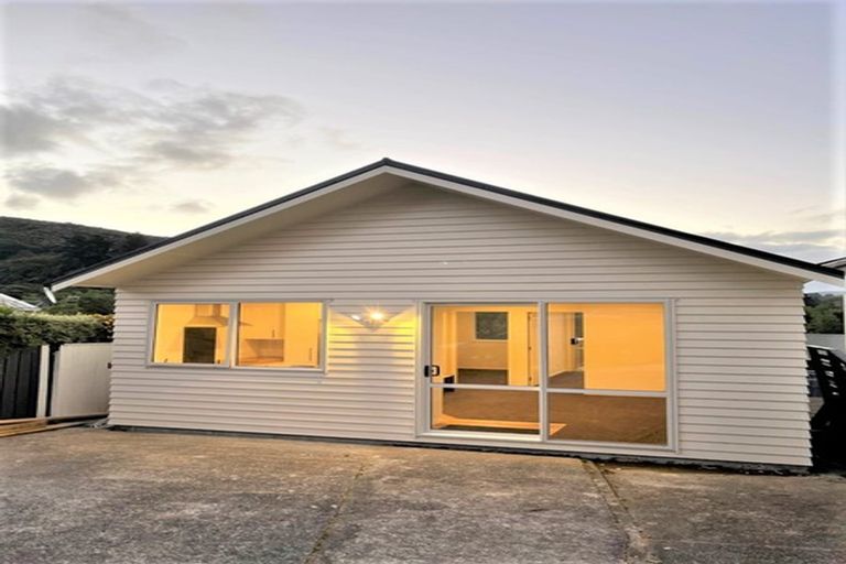 Photo of property in 104b Horoeka Street, Stokes Valley, Lower Hutt, 5019