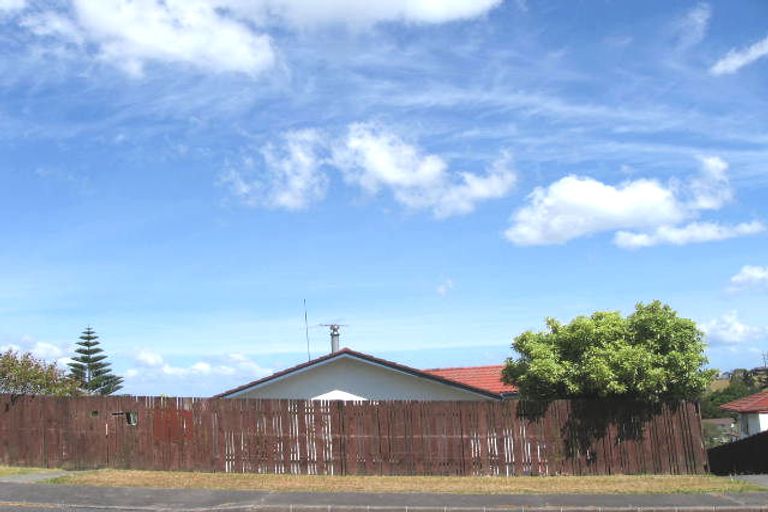 Photo of property in 4 Laurina Road, Sunnynook, Auckland, 0620