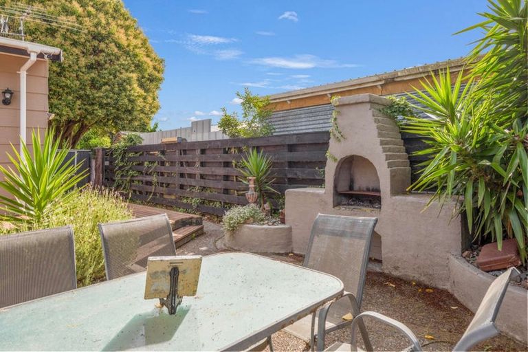 Photo of property in 76a Rugby Street, Awapuni, Palmerston North, 4412