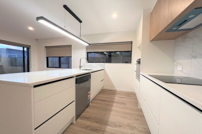 Photo of property in 30c Durham Street, Te Atatu Peninsula, Auckland, 0610