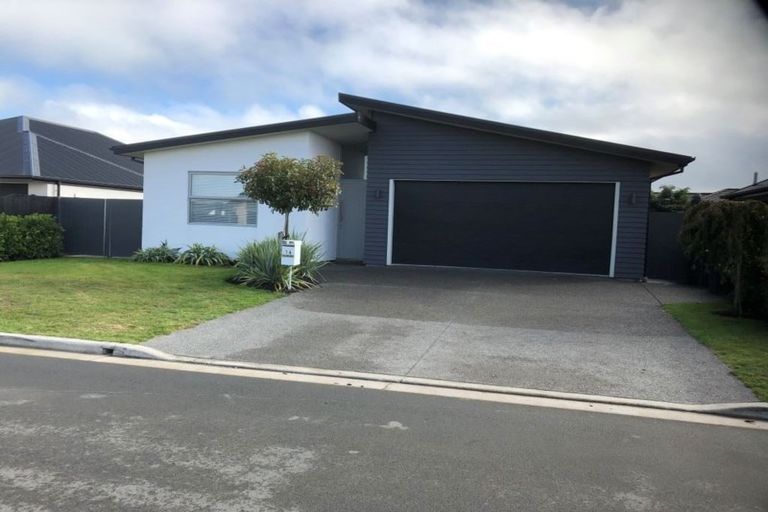 Photo of property in 16 Hineaari Street, Marshland, Christchurch, 8083