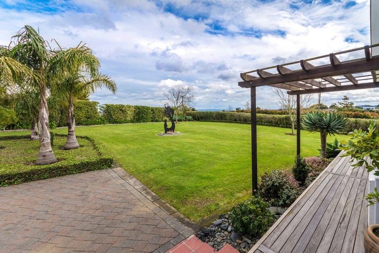 Photo of property in 140 Kaipara Road, Papakura, 2582