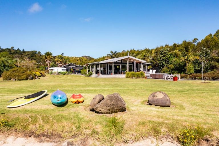 Photo of property in 32 Thelma Road, Mangawhai Heads, Mangawhai, 0505