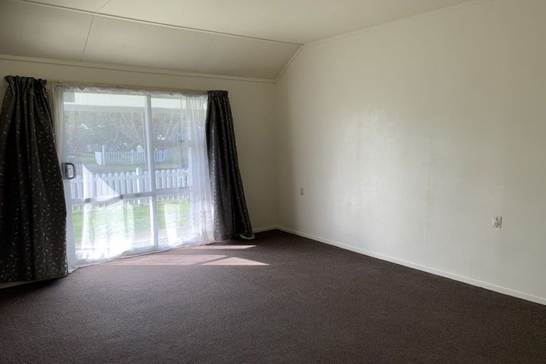 Photo of property in 1 Waimarie Park, Levin, 5510