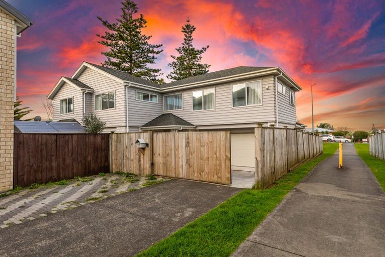 Photo of property in 45 Bordeaux Parade, Te Atatu South, Auckland, 0610