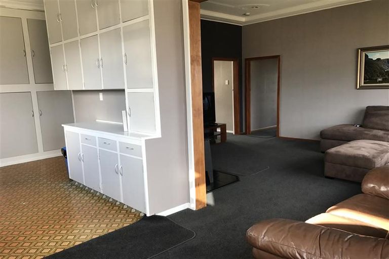 Photo of property in 1 Mcneil Street, Balclutha, 9230