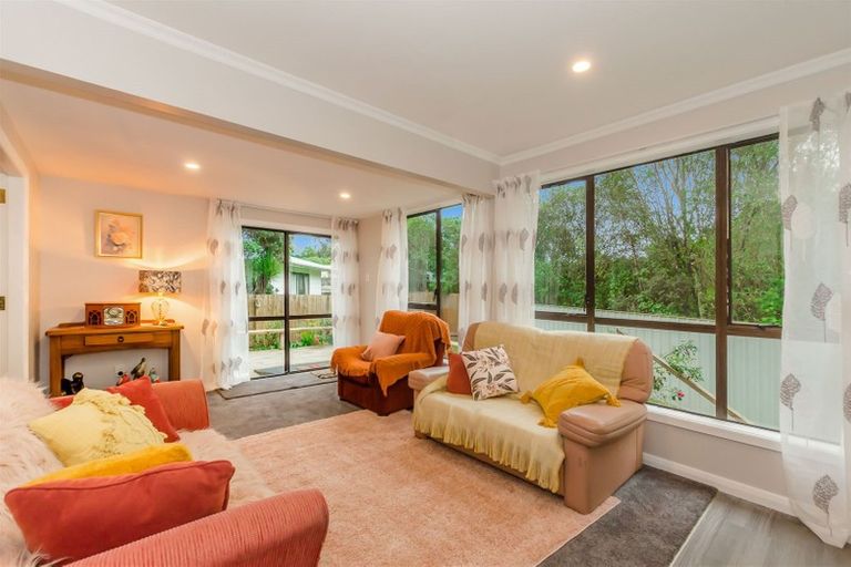 Photo of property in 48 Hookway Grove, Paraparaumu, 5032