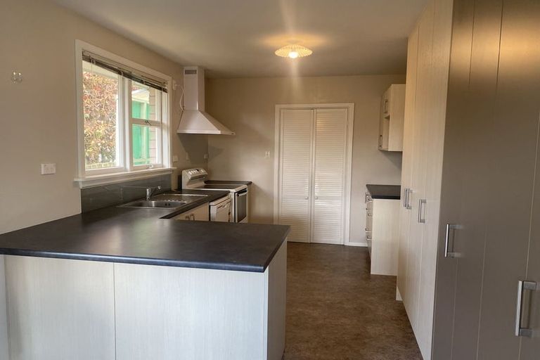 Photo of property in 5 Prestons Road, Redwood, Christchurch, 8051