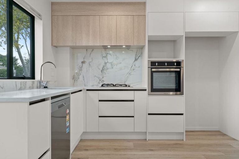 Photo of property in 13c Edinburgh Avenue, Rosehill, Papakura, 2113