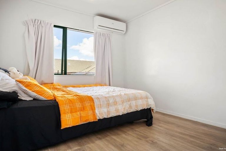 Photo of property in 28 Wai Iti Place, Clendon Park, Auckland, 2103