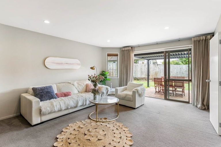 Photo of property in 5 George Deane Place, Greenhithe, Auckland, 0632