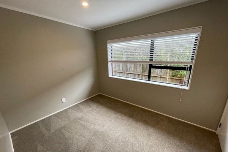Photo of property in 2/48 Shakespeare Road, Milford, Auckland, 0620