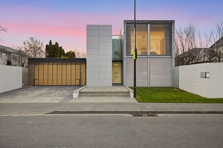 Photo of property in 11 Waiwetu Street, Fendalton, Christchurch, 8052